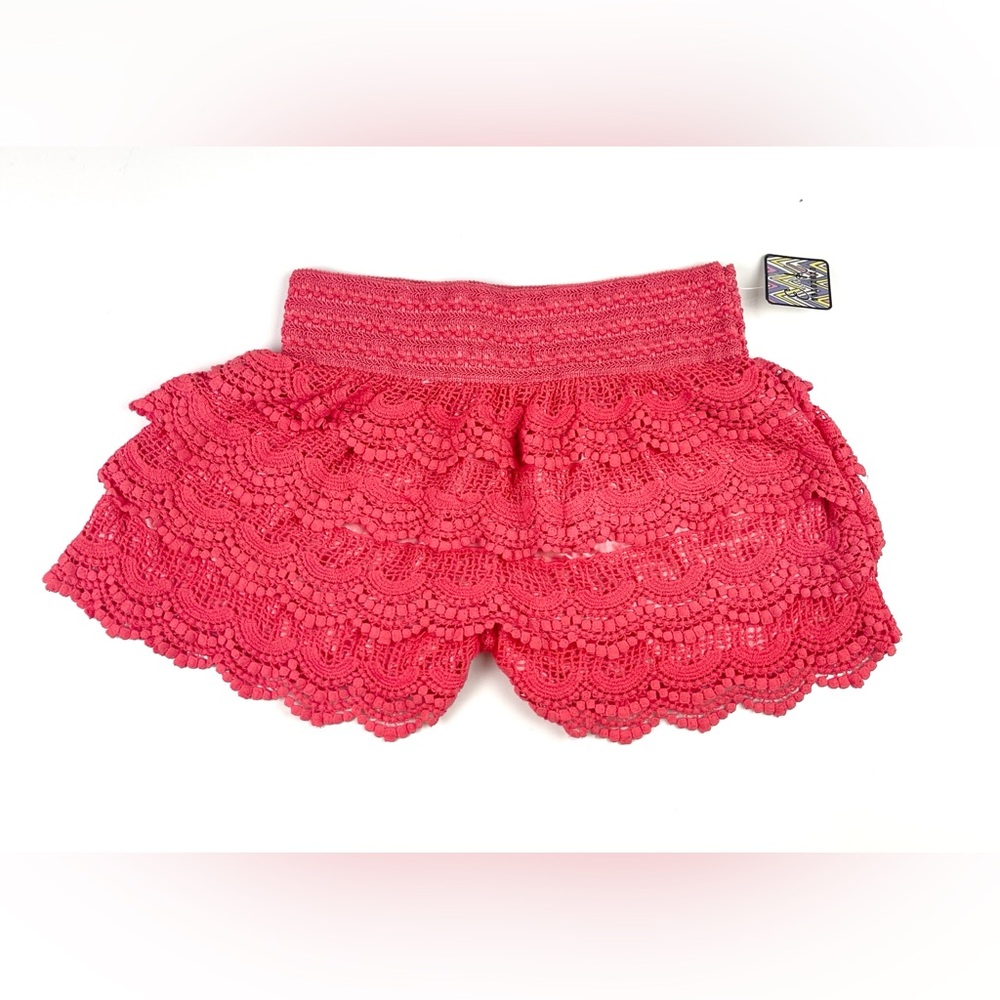 Women’s Pink Embroidered Crochet Layered Shorts Size Small NWT